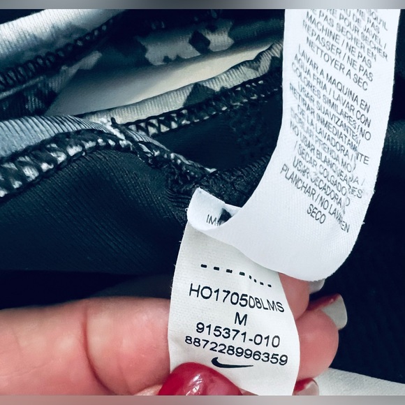 Nike Dri-Fit Black Gray Camo Sports Athletic Bra Racerback Medium Stretch - Picture 4 of 4